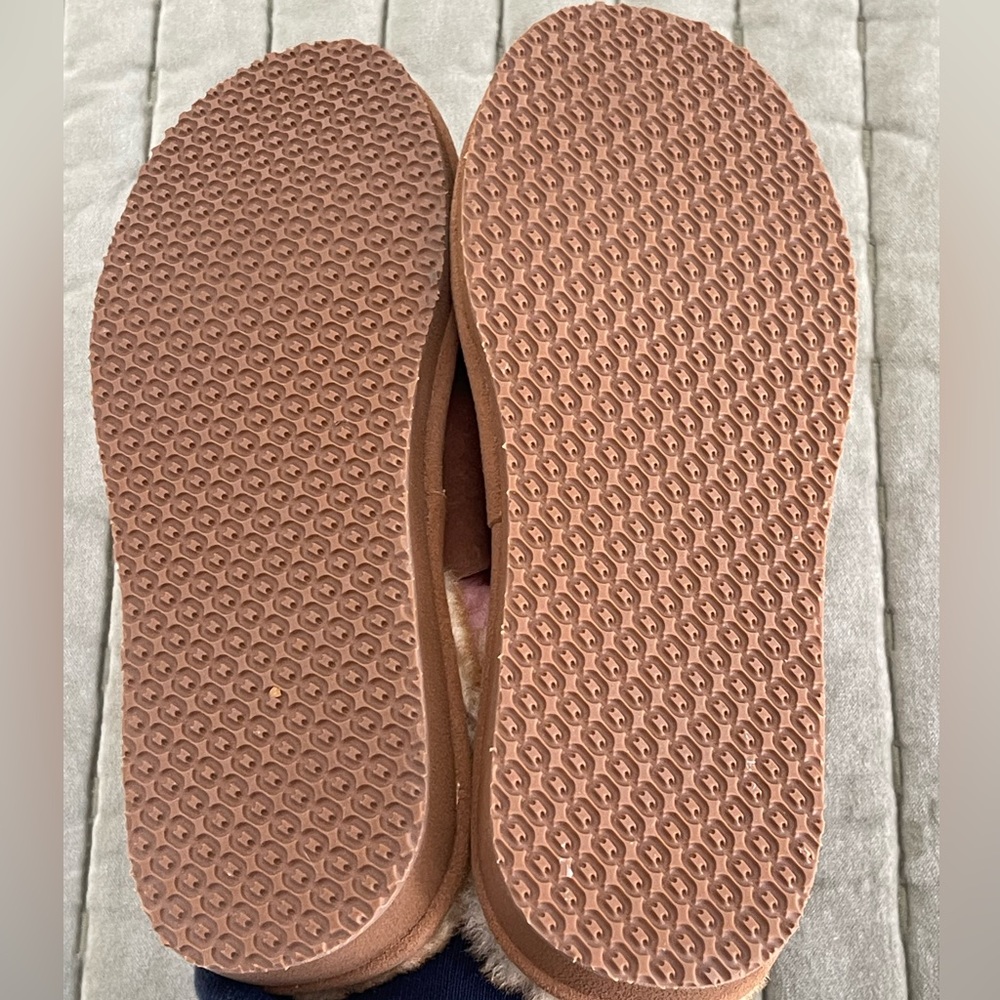 LL Bean Wicked Good Scuff Cozy Brown Shearling Slippers - Picture 4 of 10